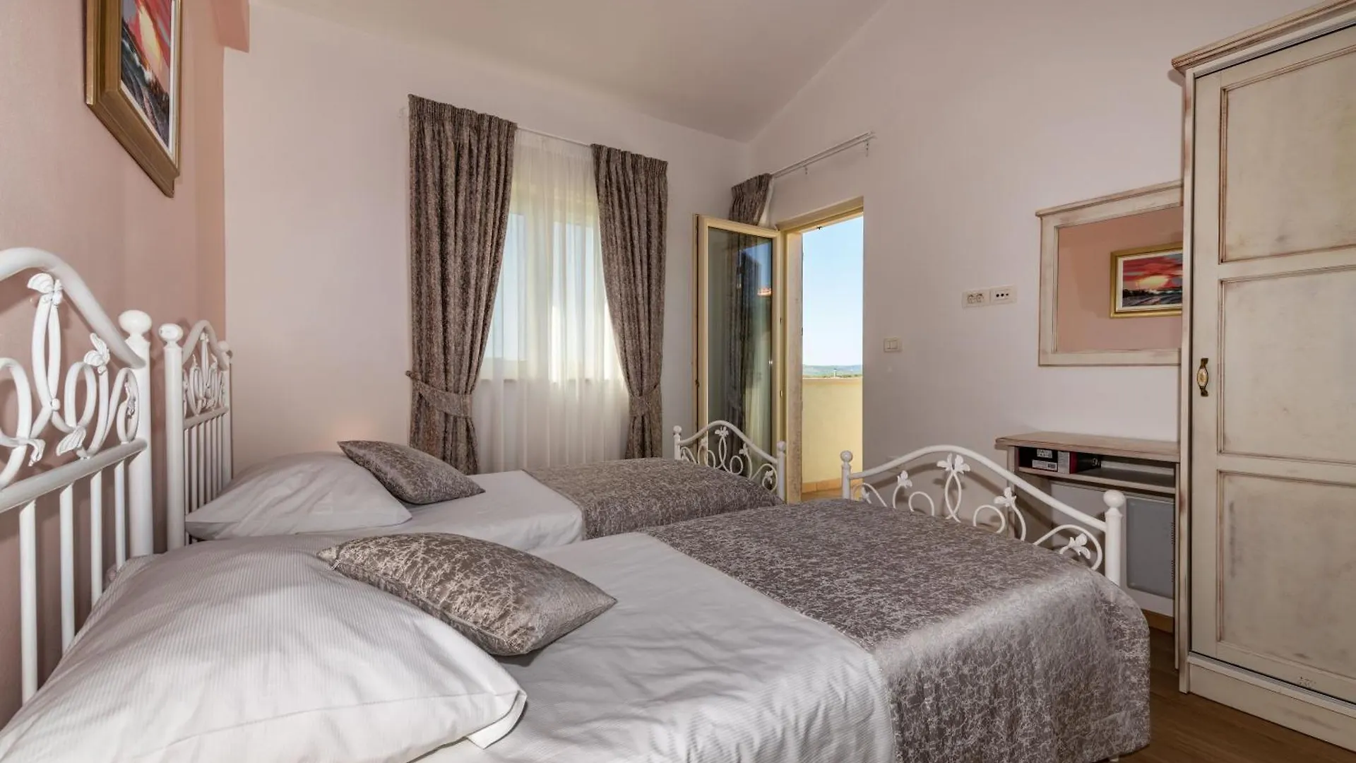 Holiday home Villa Lavanda, A Luxury Villa With Private Pool, 2Km To Beach Ubasico