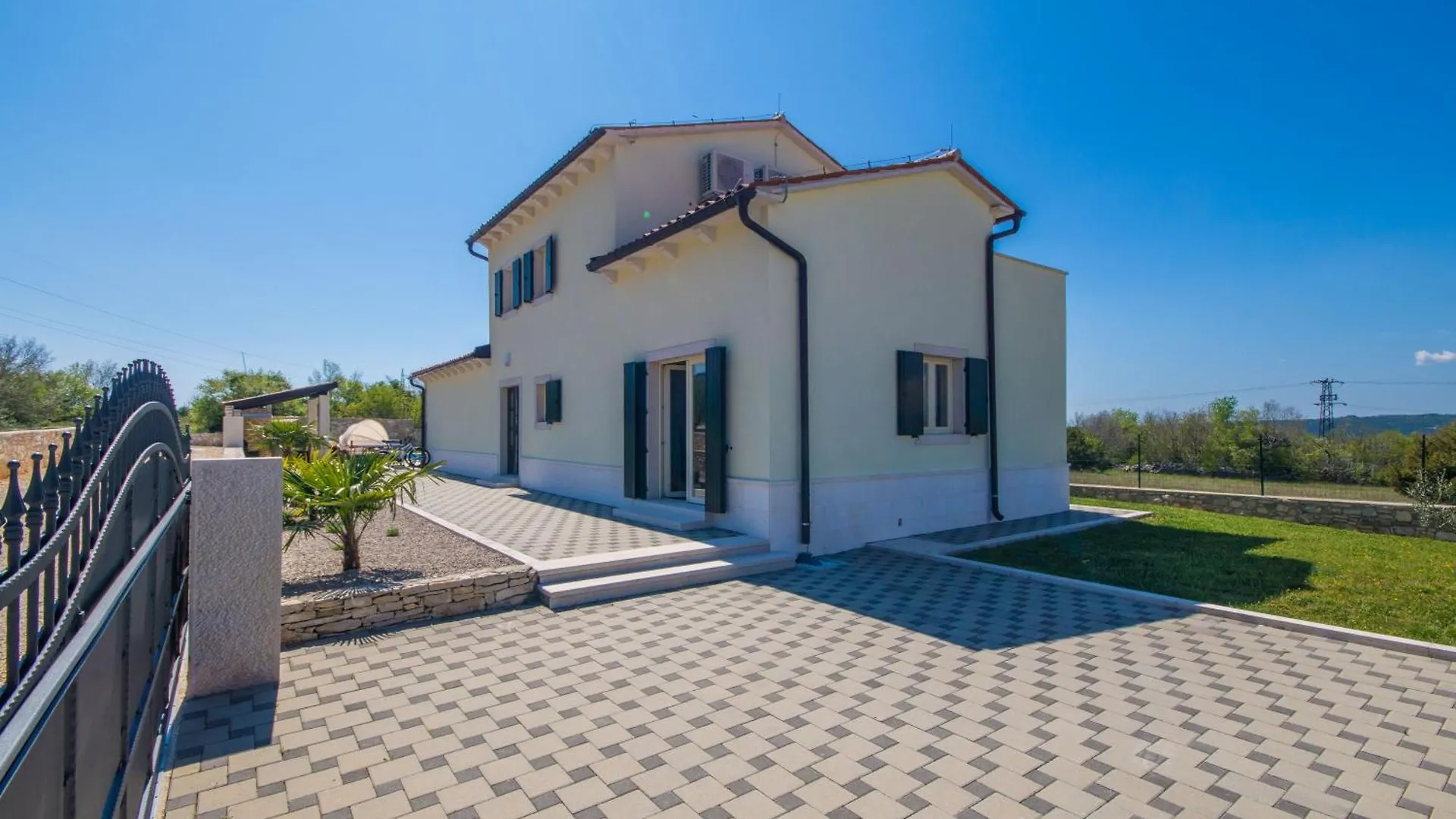 Holiday home Villa Lavanda, A Luxury Villa With Private Pool, 2Km To Beach Ubasico